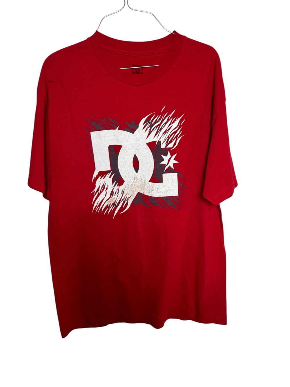 DC Men's Red Graphic Logo Short Sleeve Tee